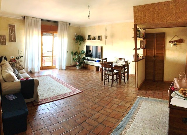 Appartamento in Vendita a Guidonia Montecelio, 169'000€, 100 m², arredato