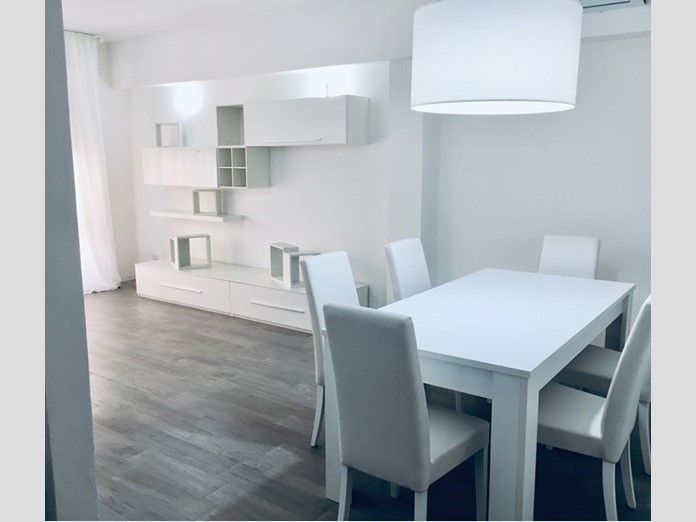 Quadrilocale in Vendita a Camaiore, zona lido di camaiore, 380'000&euro;, 100 m², arredato