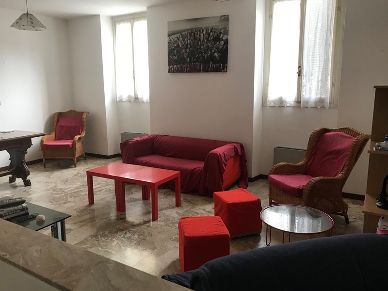 Appartamento in Vendita a Sannazzaro de' Burgondi, zona Centro, 150'000€, 150 m²