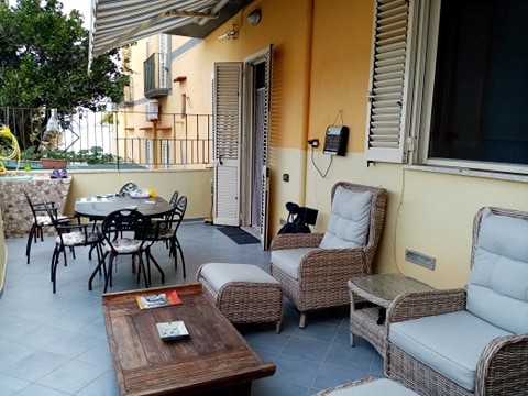 Trilocale in Vendita a Procida, zona lingua, 265'000€, 81 m², arredato