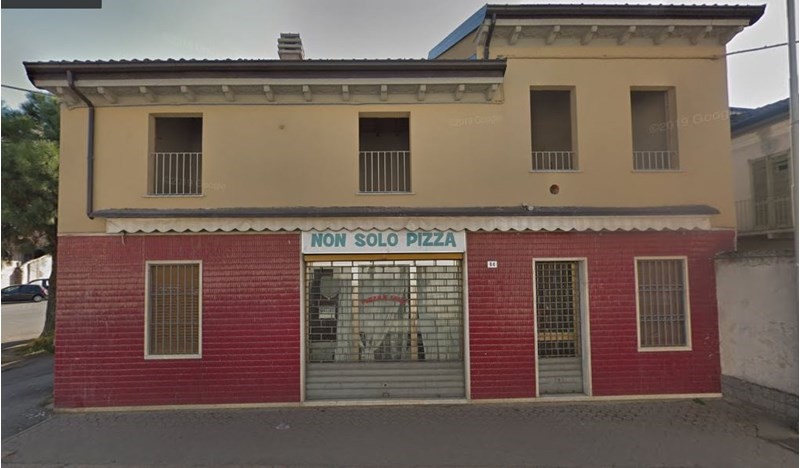 Negozio in Vendita a Pieve Porto Morone, zona via Felice Cavallotti 86, 87'000€, 64 + 81