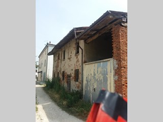 Rustico in Vendita a Arena Po, zona Località Pavesa  senza numero civico, 20'000€, 57 m²