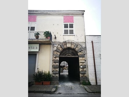 Trilocale in Vendita a Taurianova, zona Taurianova, 37'000€, 68 m²