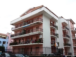 Attico in Vendita a Scalea, zona Centro, 60'000€, 90 m², arredato