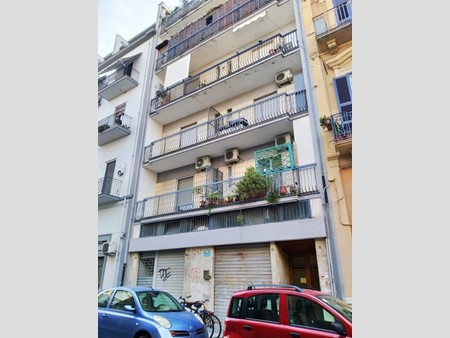 Bilocale in Vendita a Bari, zona Carrassi-San Pasquale, 120'000€, 60 m², con Box