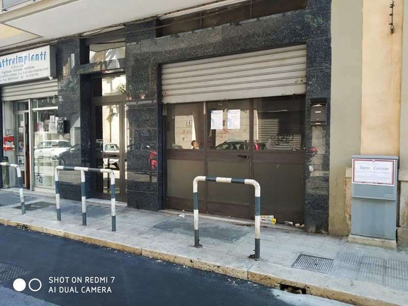 Ufficio in Affitto a Bari, zona Carrassi-San Pasquale, 400€, 60 m²