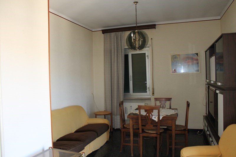 Quadrilocale in Vendita a Genova, zona San Fruttuoso, 185'000€, 90 m², arredato