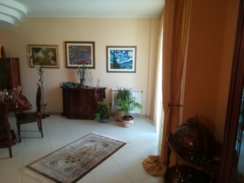 Quadrilocale in Vendita a Villarosa, zona Viale Trinacria 33, 80'000€, 110 m², arredato
