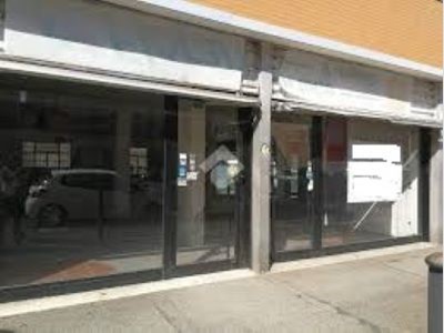 Immobile commerciale in Affitto a Firenze, zona novoli, 2'300€, 115 m²
