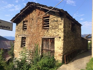 Cascina in Vendita a Sueglio, 30'000€, 90 m²