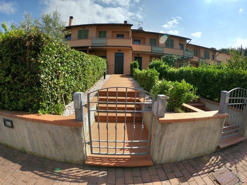 Appartamento in Vendita a San Miniato, zona Ponte a Elsa, 220'000€, 90/100, arredato, con Box