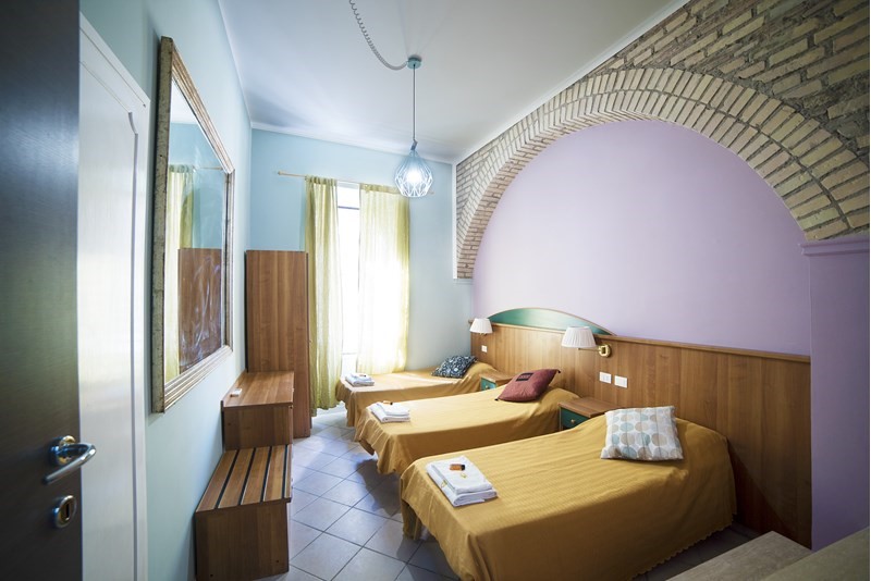 Attività commerciale in Vendita a Roma, zona TRASTEVERE, 35'000€, 100 m², arredato