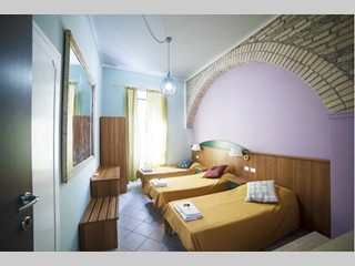 Attività commerciale in Vendita a Roma, zona TRASTEVERE, 35'000€, 100 m², arredato