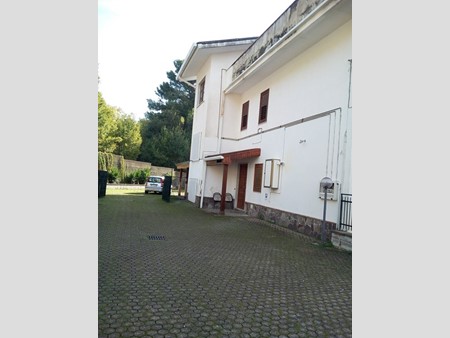 Appartamento in Vendita a Giffoni Sei Casali, zona Capitignano, 150'000€, 150 m², arredato