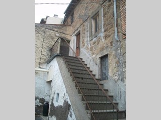 Appartamento in Vendita a Viterbo, zona GROTTE SANTO STEFANO, 13'000€, 60 m²