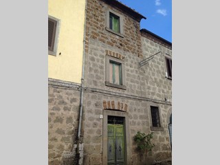 Casa Semi Indipendente in Vendita a Soriano nel Cimino, 13'000€