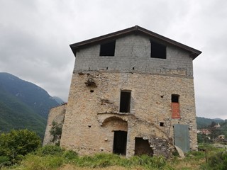 Rustico in Vendita a Erli, zona Collettò di armando, 90'000€, 1000 m²
