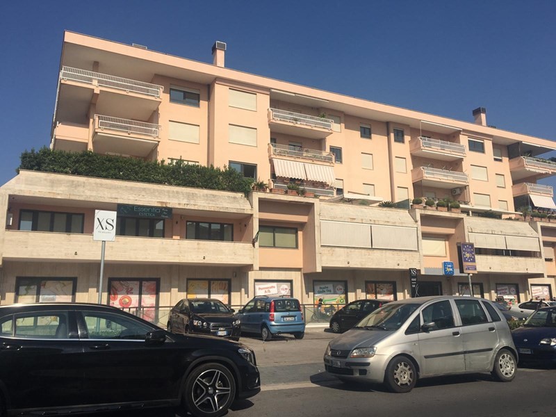 Appartamento in Vendita a Aversa, zona ZONA IPPODROMO, 399'000€, 157 m²