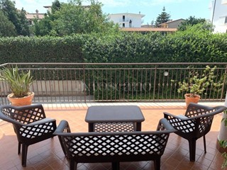 Villa bifamiliare in Vendita a Parete, 499'000€, 440 m²