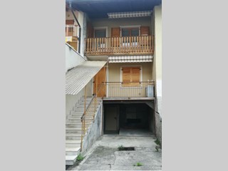 Casa Indipendente in Vendita a Villa Lagarina, zona Piazzo via 14 agosto n. 17, 180'000€, 295 m², arredato