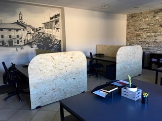 Ufficio in Affitto a Canegrate, 150€, 200 m², arredato