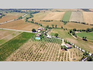 Immobile commerciale in Vendita a Scansano, 1'200'000€, 900 m², arredato