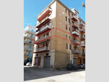 Appartamento in Vendita a Porto Empedocle, zona via Venezia 47, 60'000€, 135 m²