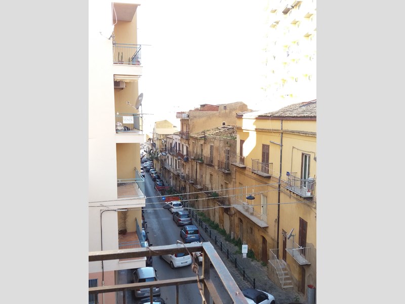 Quadrilocale in Vendita a Agrigento, zona Via Giuseppe Garibaldi 83, 45'000€, 110 m²