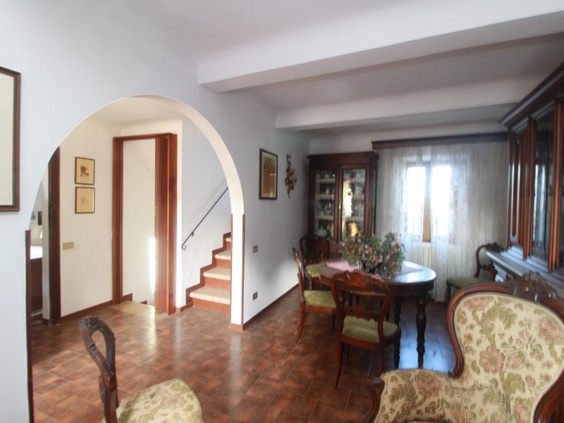 Villa in Vendita a Sovicille, 305'000€, 186 m², con Box