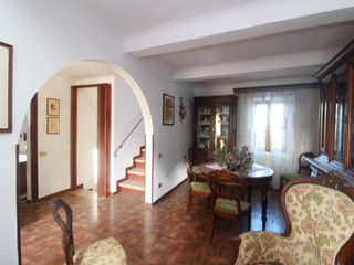 Villa in Vendita a Sovicille, 305'000€, 186 m², con Box