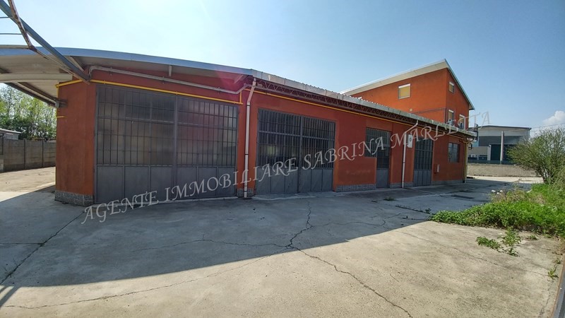 Capannone in Vendita a Bruino, 550'000€, 1150 m²