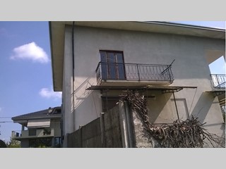 Casa Indipendente in Vendita a Borgomanero, zona centrale , 900'000€, 200 m²