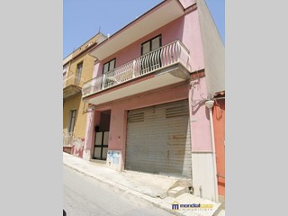 Casa Indipendente in Vendita a Pachino, 148'000€, 260 m²