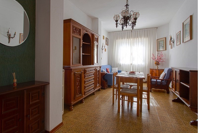 Trilocale in Vendita a Forte dei Marmi, zona Forte dei Marmi, 350'000€, 80 m², arredato