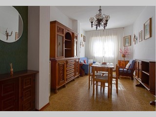 Trilocale in Vendita a Forte dei Marmi, zona Forte dei Marmi, 350'000€, 80 m², arredato