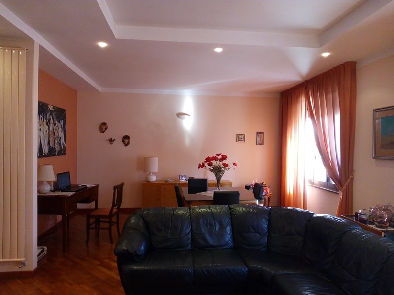Appartamento in Vendita a Pescara, zona Via Botticelli, 190'000€, 100 m², arredato