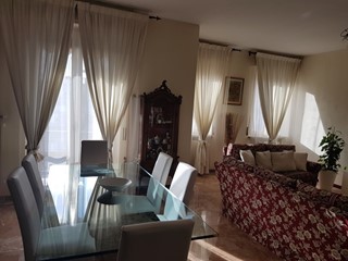 Quadrilocale in Vendita a Voghera, zona Centro , 159'000€, 165 m²
