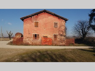 Rustico in Vendita a Castelfranco Emilia, 100'000€, 550 m²