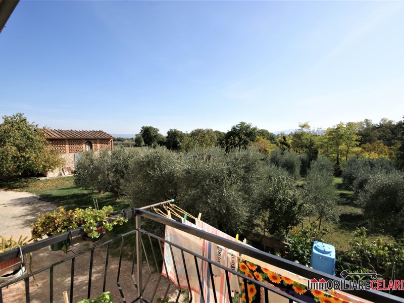 Villa in Vendita a Colle di Val D'Elsa, 500'000&euro;, 922 m²