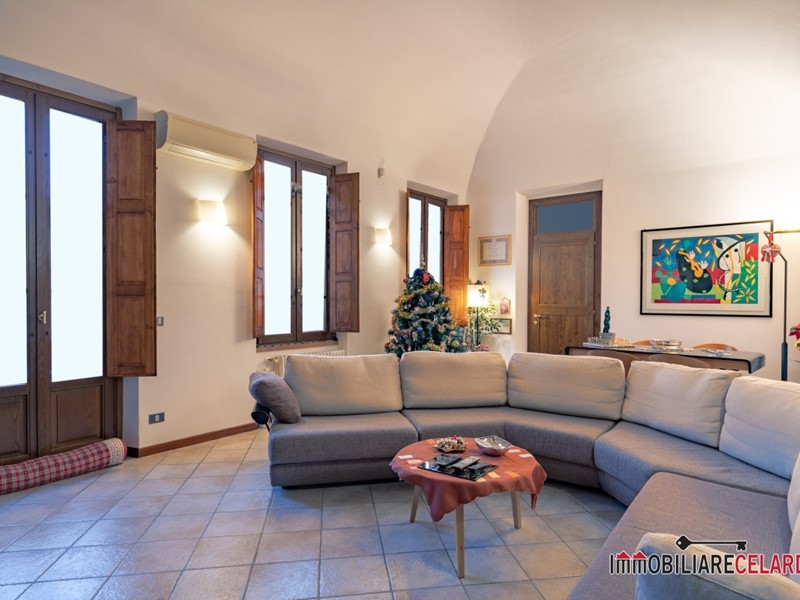 Appartamento in Vendita a Colle di Val D'Elsa, 450'000&euro;, 210 m²