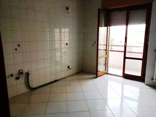 Quadrilocale in Affitto a San Paolo Bel Sito, zona SAN PAOLO BEL SITO, 42'000€, 110 m², con Box