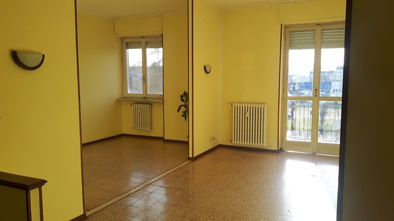 Appartamento in Vendita a Asti, zona Torretta, 95'000&euro;, 121 m²