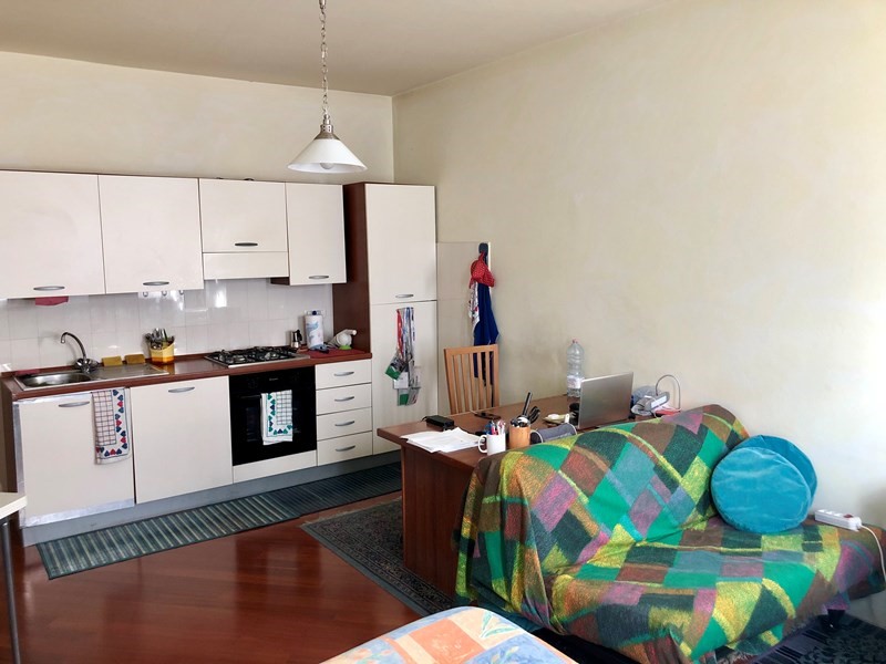 Bilocale in Affitto a Pisa, zona Stazione, 630€, 60 m², arredato