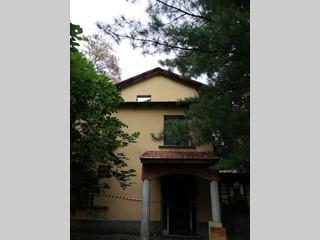 Casa Indipendente in Vendita a Parabiago, zona parco roccolo, 250'000€, 270 m², con Box