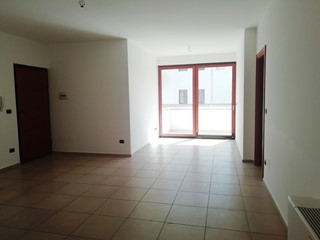 Quadrilocale in Affitto a Cimitile, zona CIMITILE, 500€, 110 m², con Box