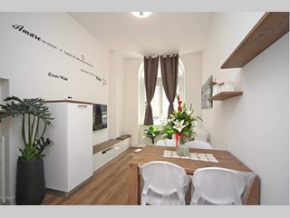 Bilocale in Vendita a Firenze, zona Oltrarno, 59 m², arredato