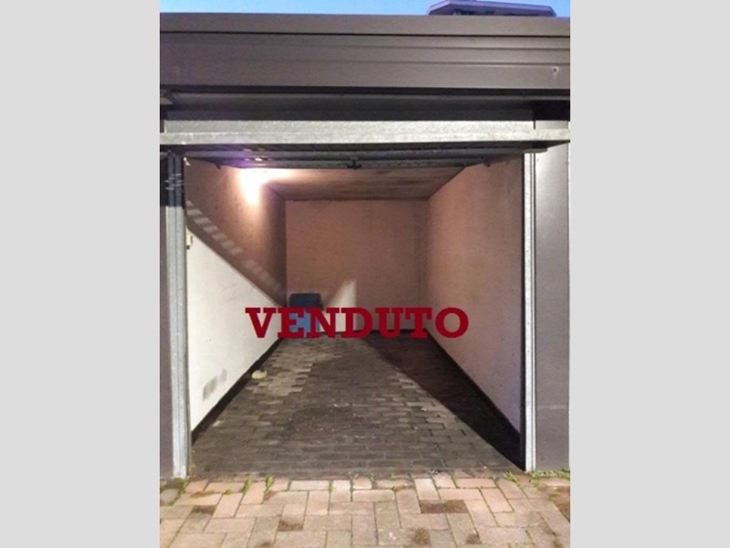 Box in Vendita a Milano, zona Milano Affori, 17'000€, 13 m²