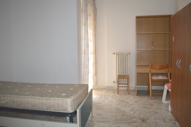 Quadrilocale in Vendita a Brindisi, zona santa chiara, 140'000€, 120 m², arredato