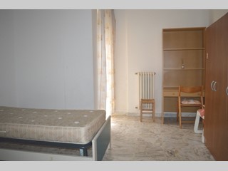 Quadrilocale in Vendita a Brindisi, zona santa chiara, 140'000€, 120 m², arredato