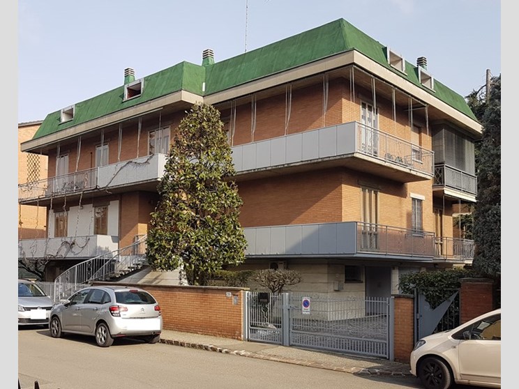 Trilocale in Vendita a Modena, zona San Lazzaro, 80'000€, 82 m²